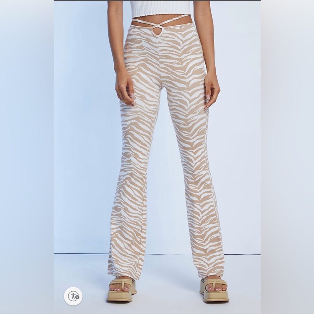 LA Hearts by PacSun Cinnamon Keyhole Flare Pants Women’s Size Medium